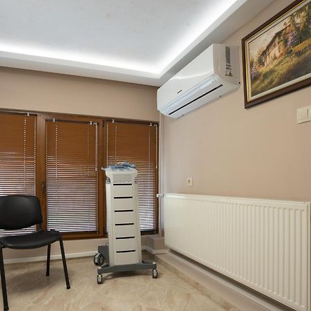 Hotel Velista Вонешта-Вода Экстерьер фото