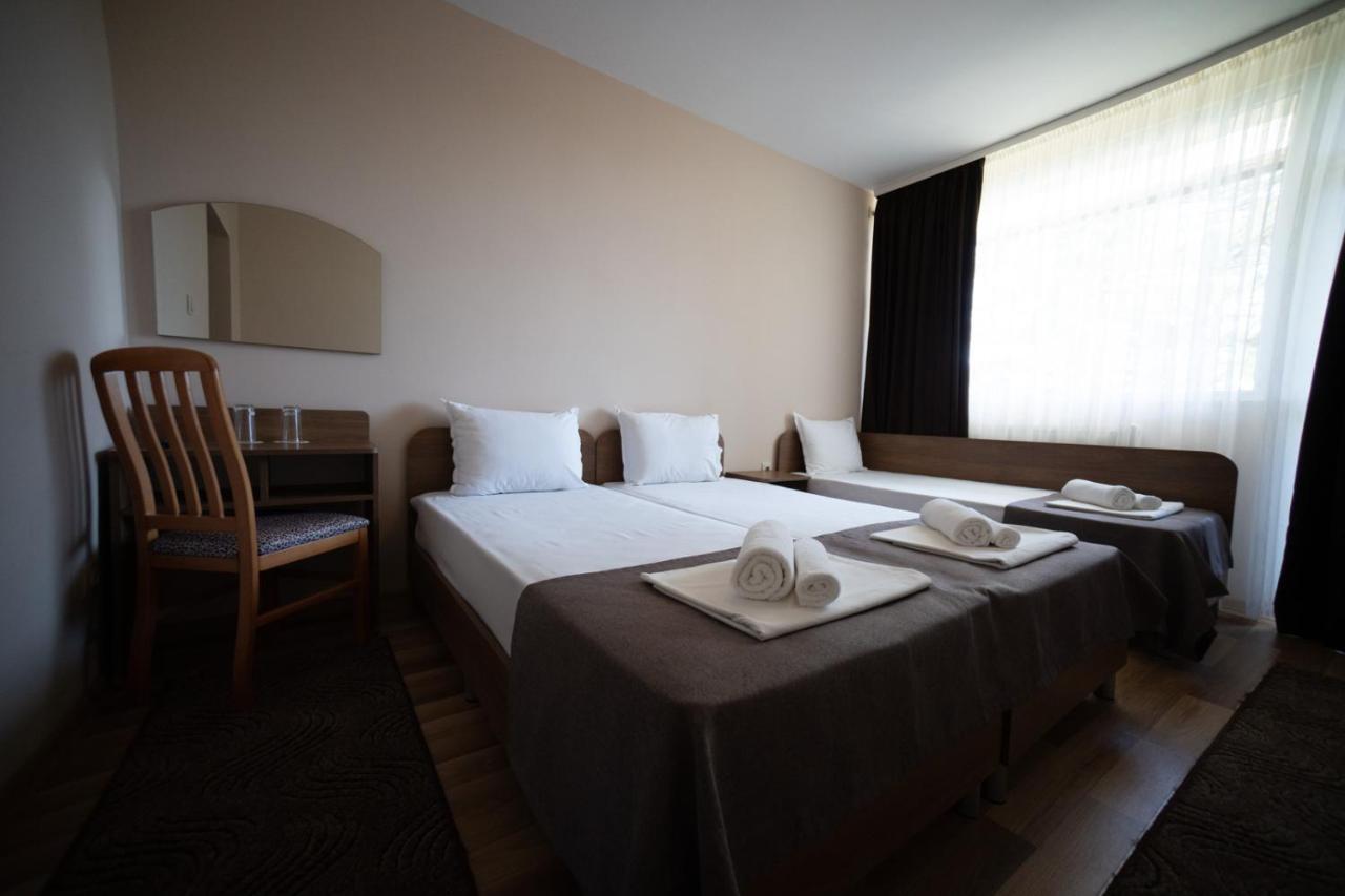 Hotel Velista Вонешта-Вода Экстерьер фото